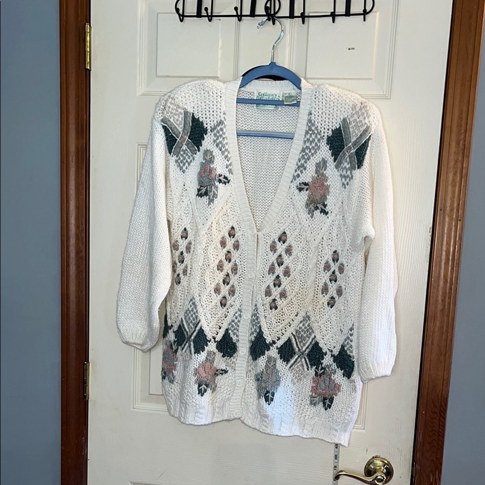 VTg-Colleen‘s collectible-L-white-hand knit,Geometric pattern, cardigan sweater.